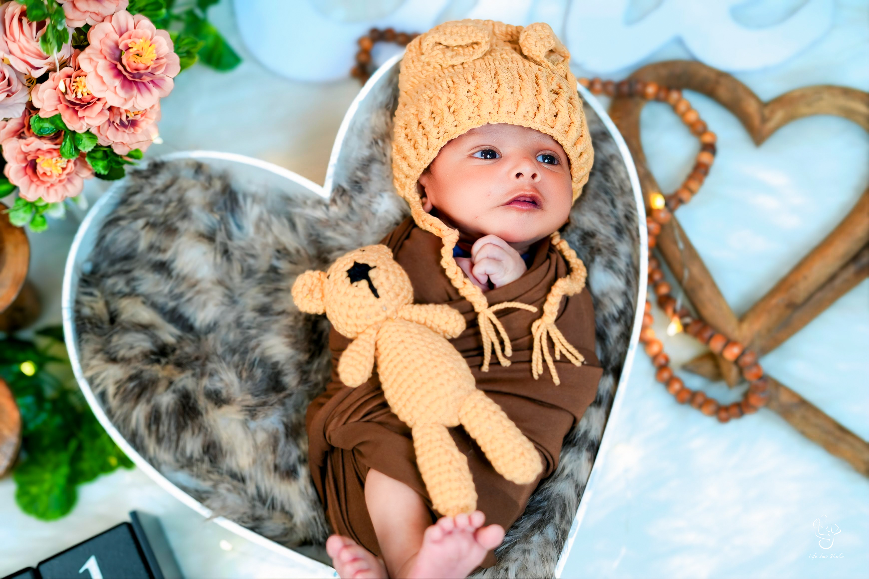 Newborn Photography - Professional photography service by Infantacy Studio